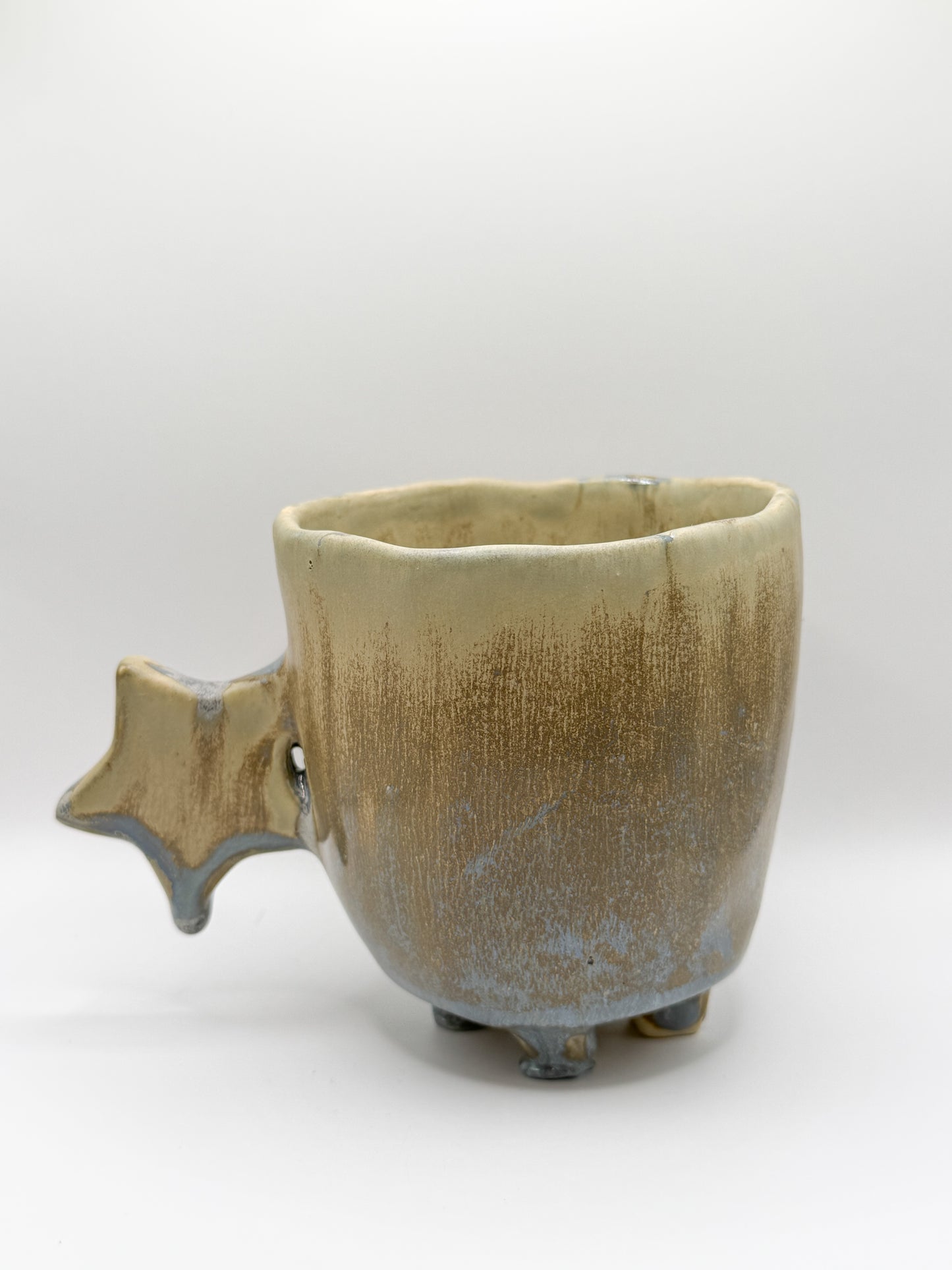 ~ ⊹₊⟡⋆star handle mug ~ with feet ! ⊹₊⟡⋆